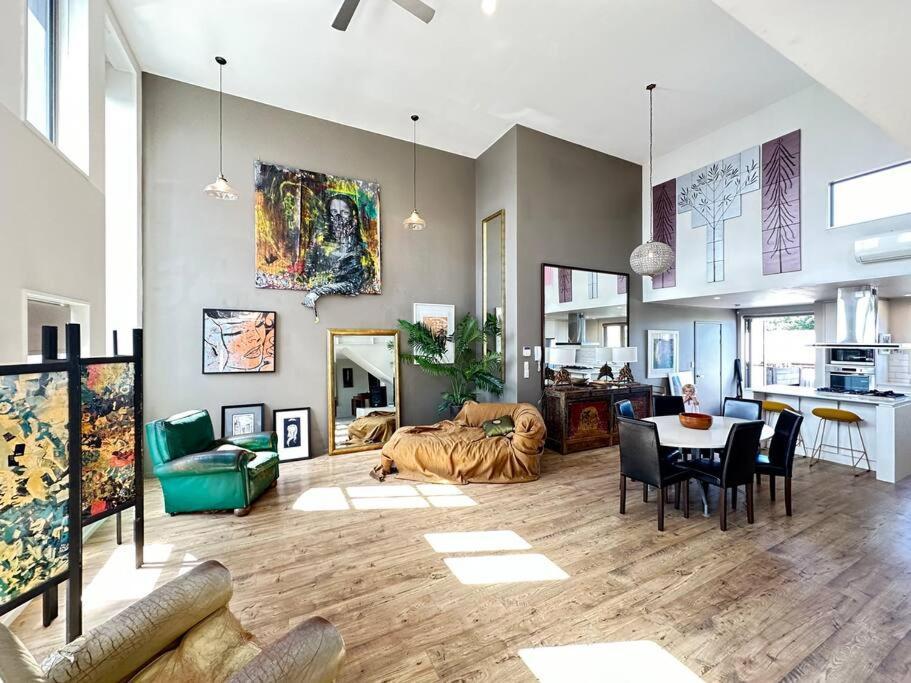 Stunning New York Loft Gallery Christchurch Dış mekan fotoğraf