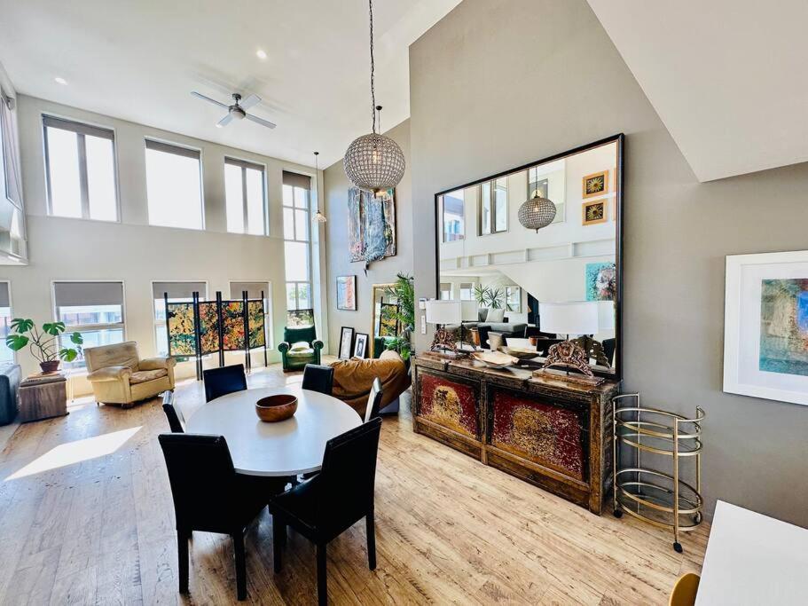 Stunning New York Loft Gallery Christchurch Dış mekan fotoğraf